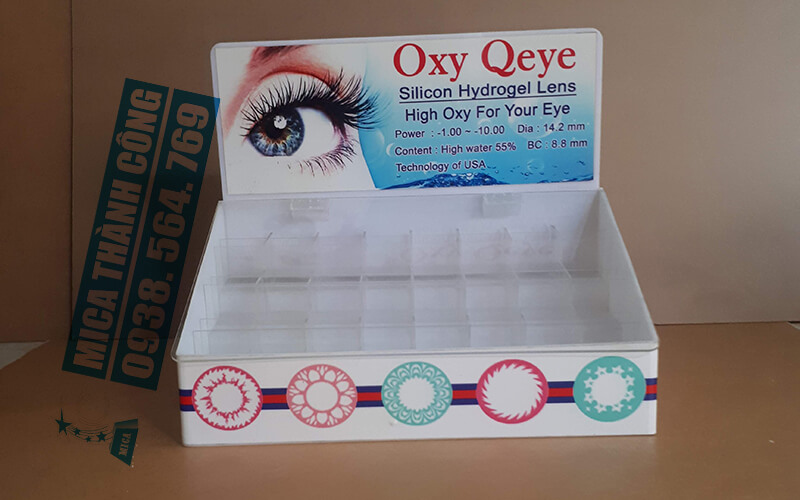 kệ mica trưng bày mỹ phẩm