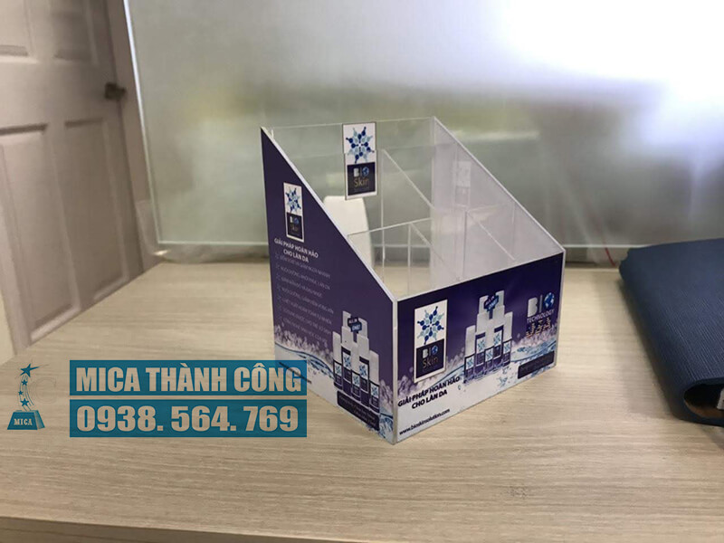 kệ mica đựng mỹ phẩm