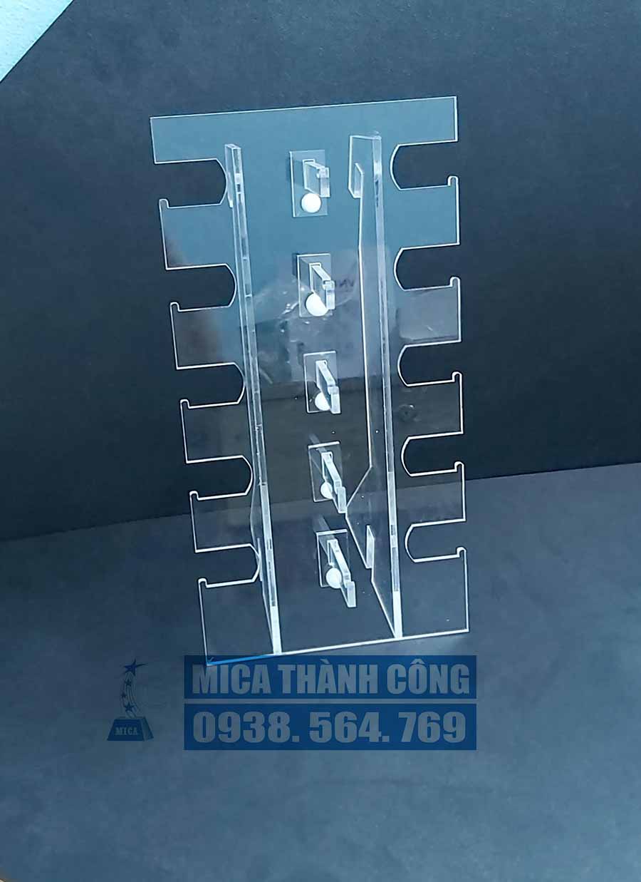 kệ mica trưng bày mắt kính