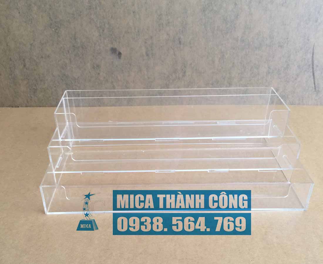 Kệ mica trưng bày sản phẩm