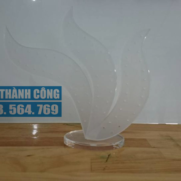 Kệ mica trưng bày nữ trang