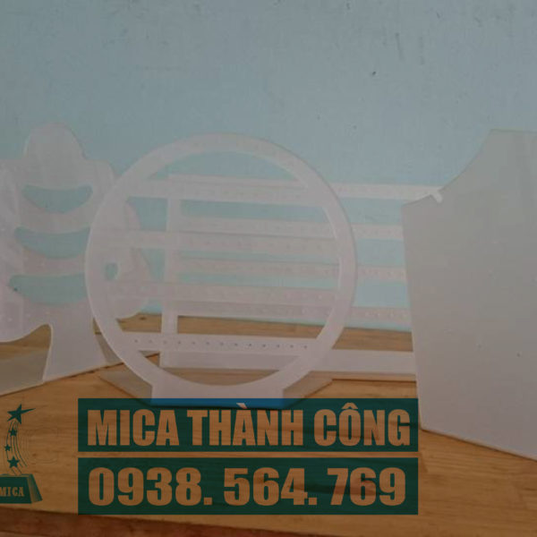 Kệ mica trưng bày nữ trang