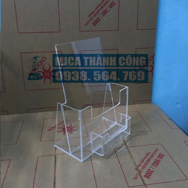 Kệ mica để tờ rơi có ngăn card visit