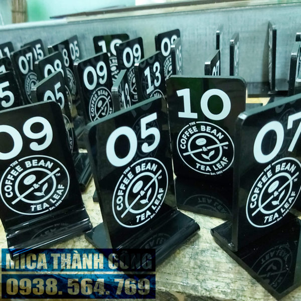 Bảng mica số bàn quán cafe