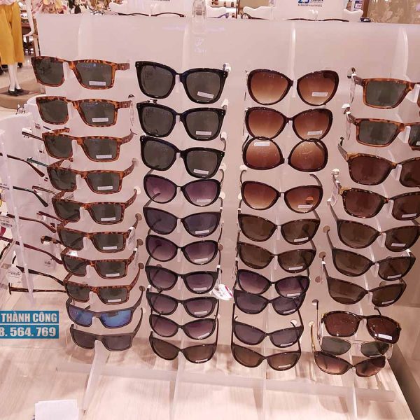 Kệ mica trưng bày mắt kính
