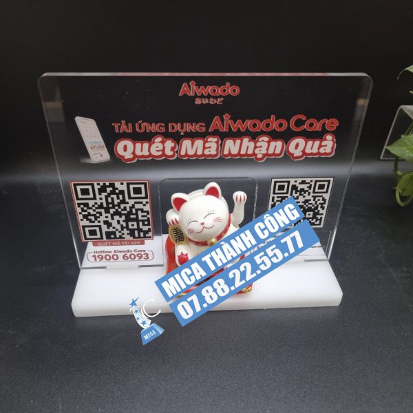 Bảng quét mã QR mèo thần tài vẫy tay