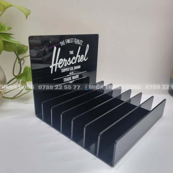 Kệ mica trưng bày bóp da