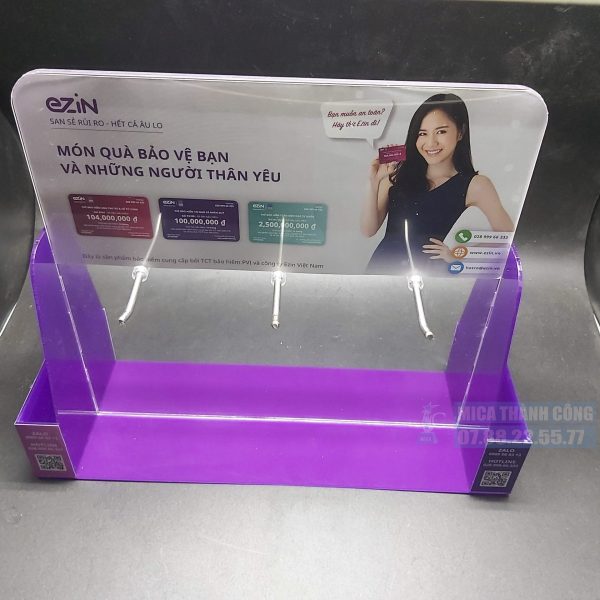Kệ mica trưng bày có móc treo