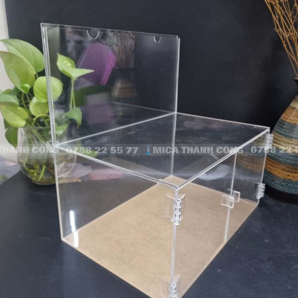 Tủ Mica Có Cửa và Khe Lồng Giấy