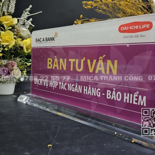 Kệ Mica Chức Danh Ngân Hàng