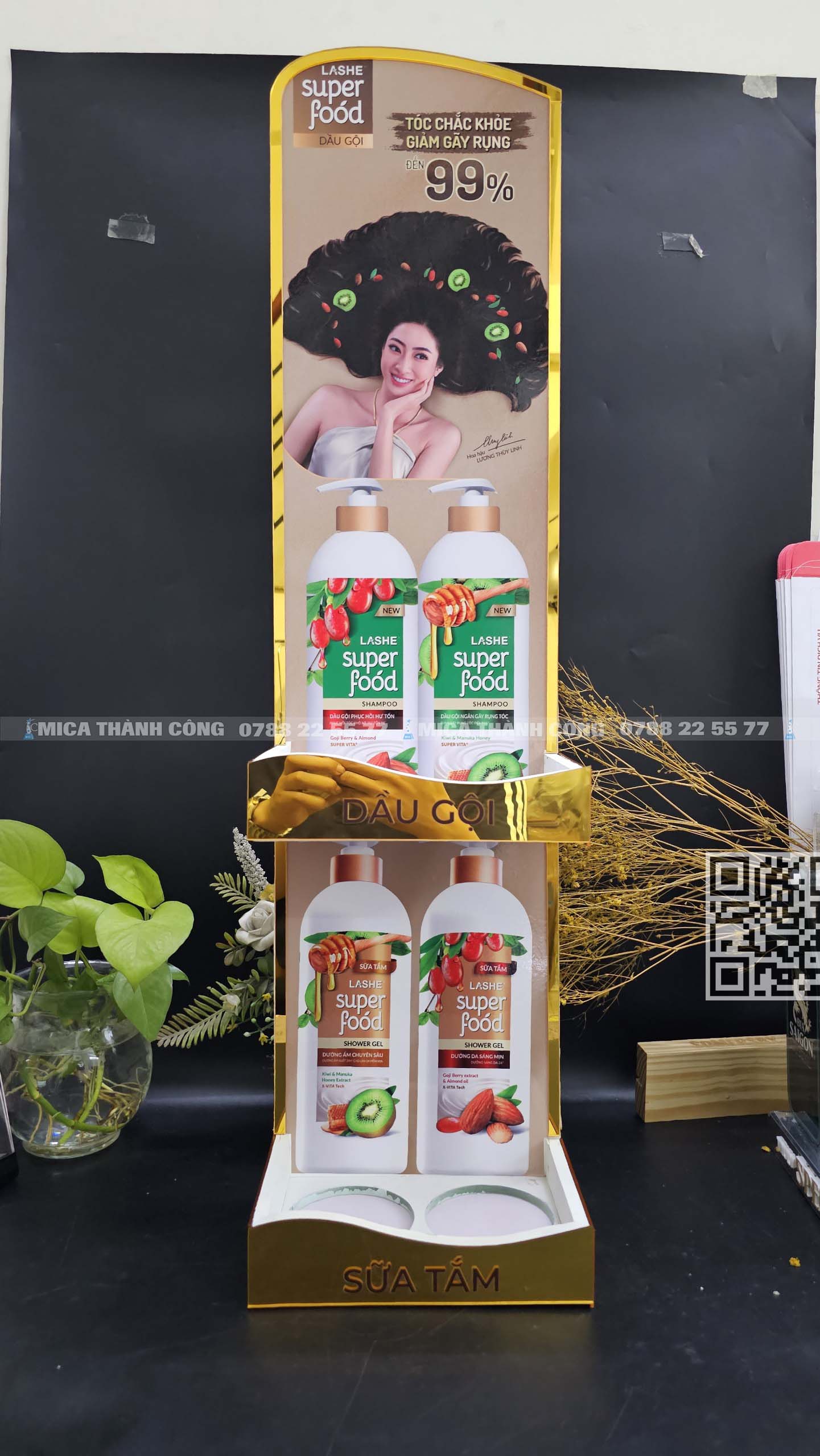 Kệ Trưng Bày Dầu Gội và Sữa Tắm